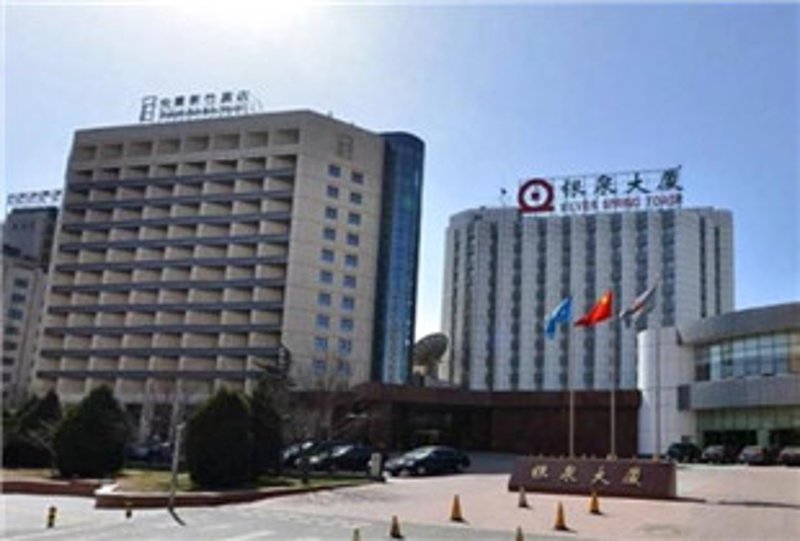 探索灯光艺术：中山银泉灯饰广场引领潮流新风尚